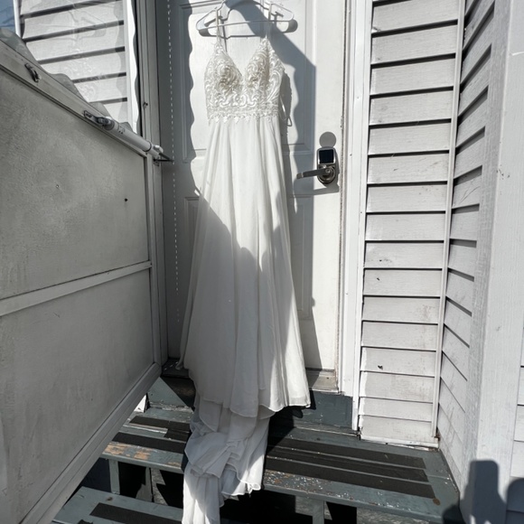 WEDDING DRESS - Picture 3 of 6